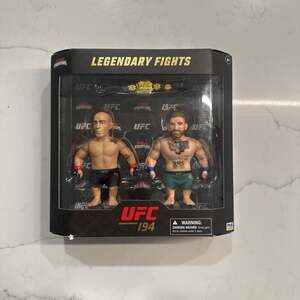 UFC 194 Octagon Legendary Fights Jose Aldo vs. Conor McGregor 4" Figures 2 Pack